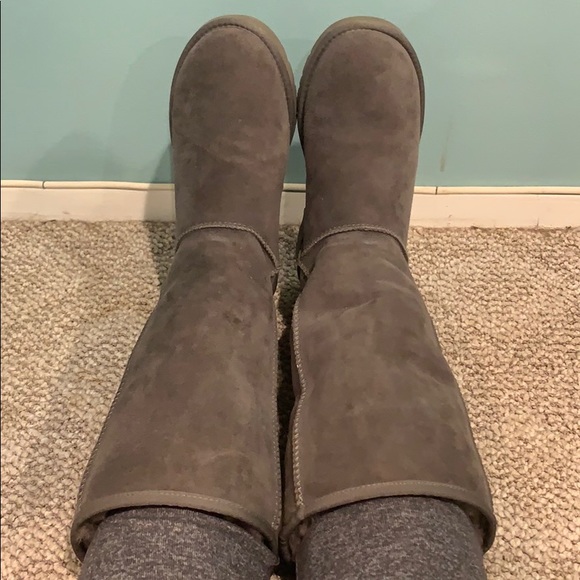 Women’s Gray Ugg Boots - Picture 2 of 2
